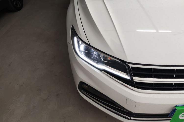 Used Volkswagen Bora 2020 1.5L Automatic Comfort Model Right Front Headlight