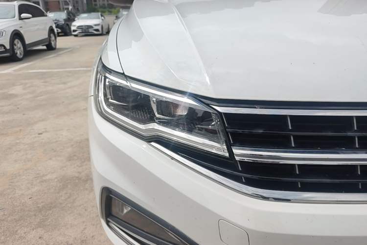 Used Volkswagen Bora 2020 1.5L Automatic Elite Version Right Front Headlight