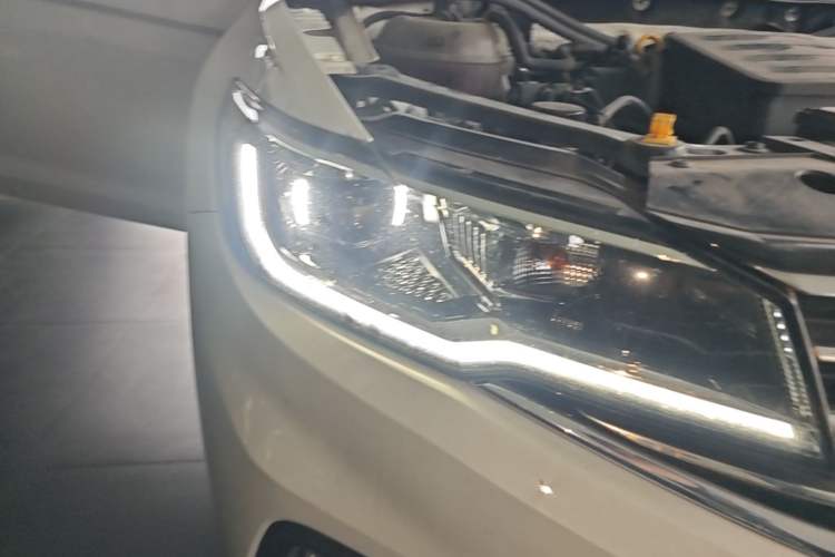 Used Volkswagen Bora 2020 1.5L Automatic Elite Version Right Front Headlight