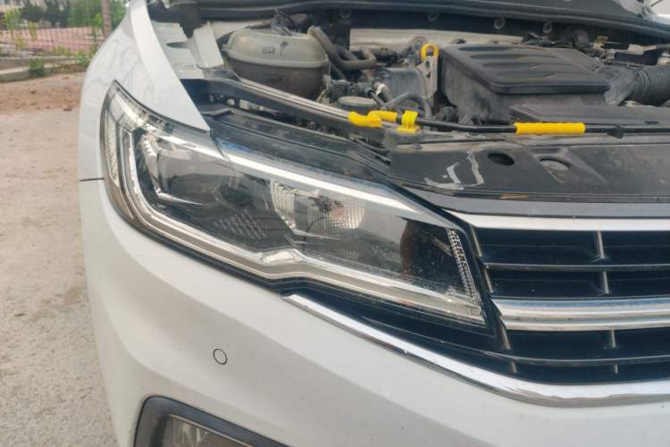 Used Volkswagen Bora 2020 1.5L Automatic Comfort Model Right Front Headlight