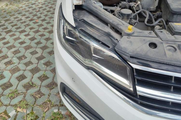 Used Volkswagen Bora 2020 1.5L Automatic Luxury Model Right Front Headlight