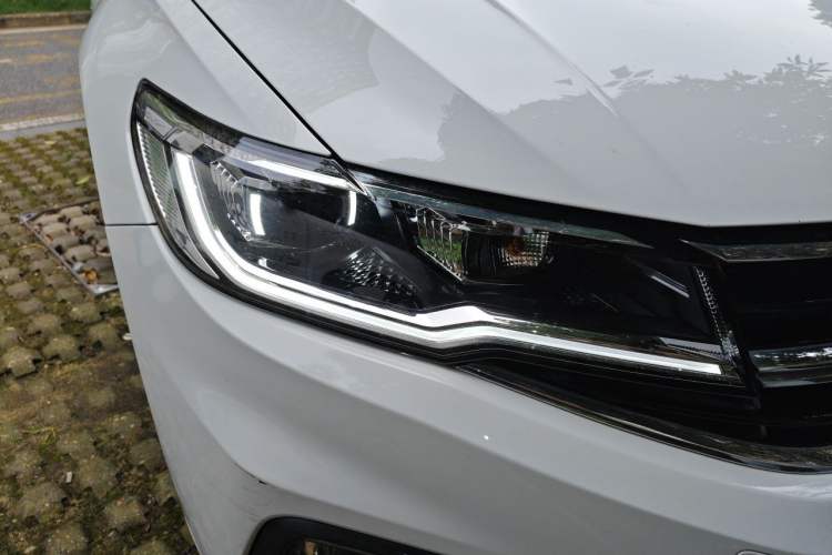 Used Volkswagen Bora 2020 1.5L Automatic Comfort Model Right Front Headlight