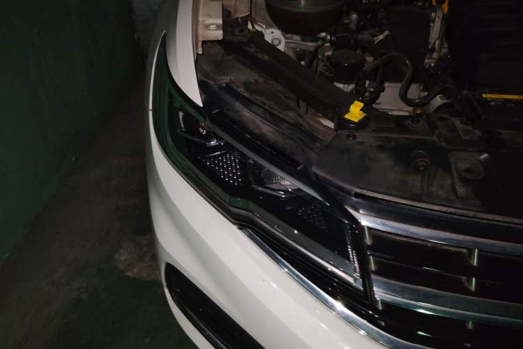 Used Volkswagen Bora 2020 1.5L Automatic Elite Version Right Front Headlight
