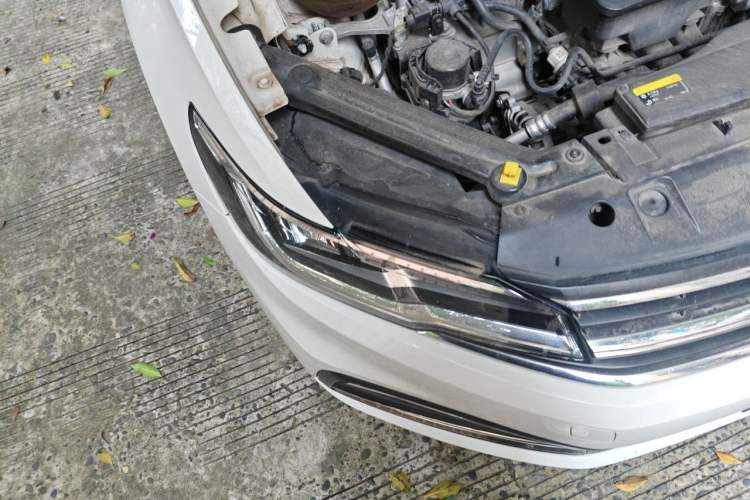 Used Volkswagen Bora 2020 1.5L Automatic Fashion Edition Right Front Headlight
