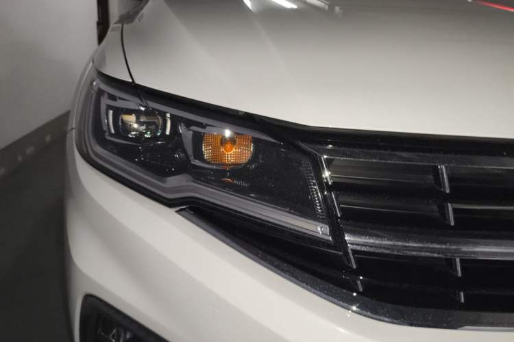 Used Volkswagen Bora 2020 Revised Version 280TSI DSG Elite Edition Right Front Headlight