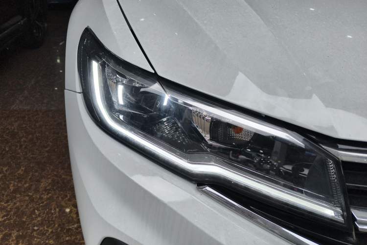 Used Volkswagen Bora 2020 1.5L Manual Comfort Version Right Front Headlight