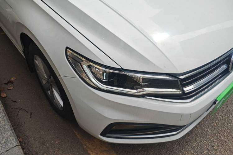 Used Volkswagen Bora 2020 1.5L Automatic Comfort Model Right Front Headlight