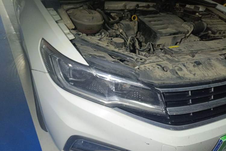 Used Volkswagen Bora 2020 1.5L Automatic Comfort Model Right Front Headlight