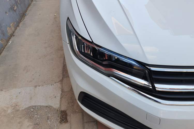 Used Volkswagen Bora 2020 1.5L Automatic Fashion Edition Right Front Headlight