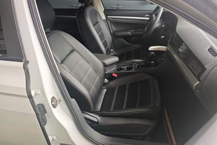 Used Volkswagen Bora 2020 1.5L Automatic Fashion Edition Right Front Seat
