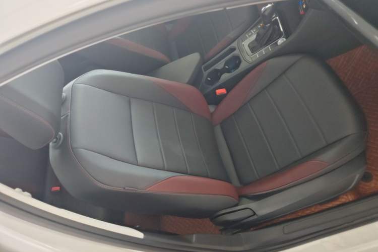 Used Volkswagen Bora 2020 1.5L Automatic Elite Version Right Front Seat