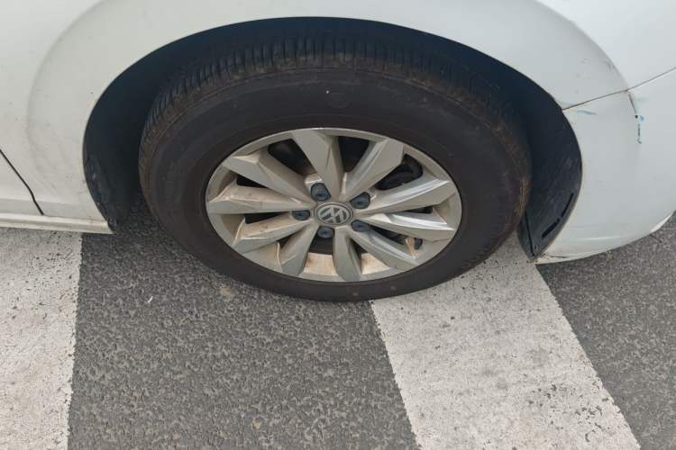 Used Volkswagen Bora 2020 1.5L Automatic Fashion Edition Right Front Wheel Hub