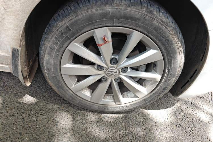 Used Volkswagen Bora 2020 1.5L Automatic Comfort Model Right Front Wheel Hub