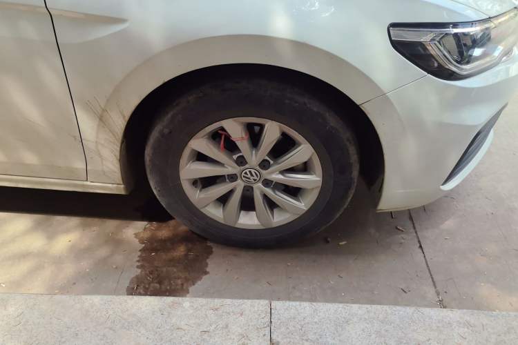Used Volkswagen Bora 2020 1.5L Manual Fashion Edition Right Front Wheel Hub