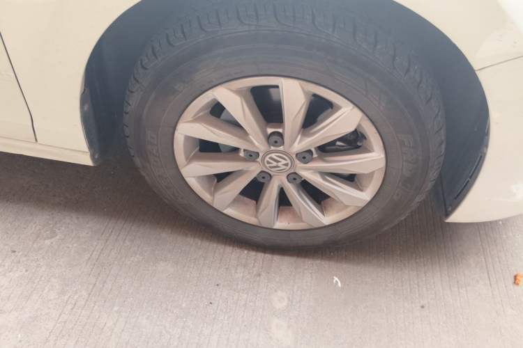 Used Volkswagen Bora 2020 1.5L Automatic Fashion Edition Right Front Wheel Hub