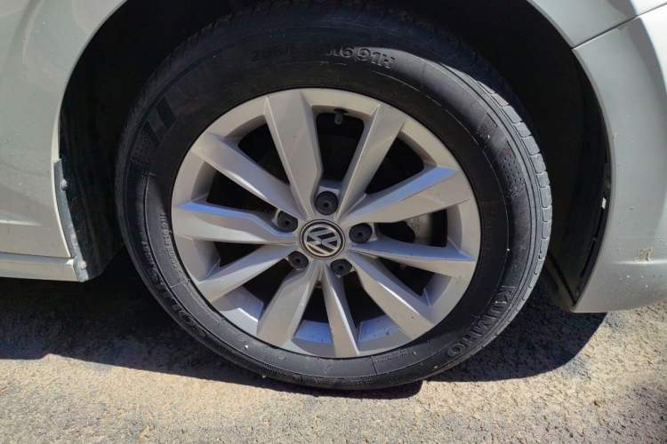 Used Volkswagen Bora 2020 1.5L Automatic Comfort Model Right Front Wheel Hub