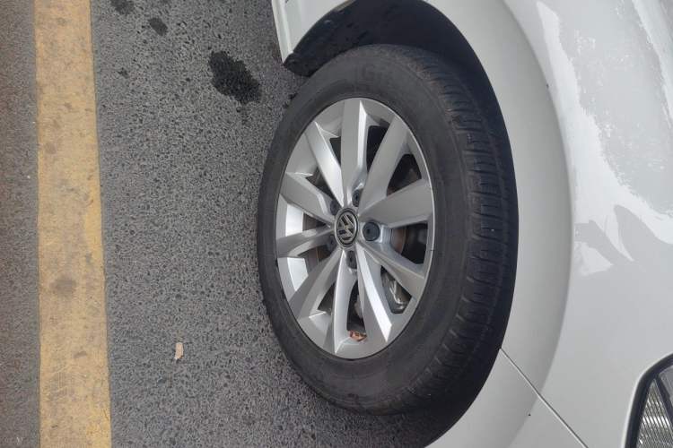 Used Volkswagen Bora 2020 1.5L Automatic Comfort Model Right Front Wheel Hub