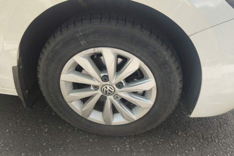 Used Volkswagen Bora 2020 1.5L Automatic Fashion Edition Right Front Wheel Hub