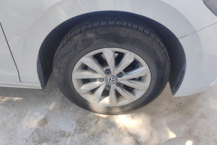 Used Volkswagen Bora 2020 1.5L Automatic Fashion Edition Right Front Wheel Hub