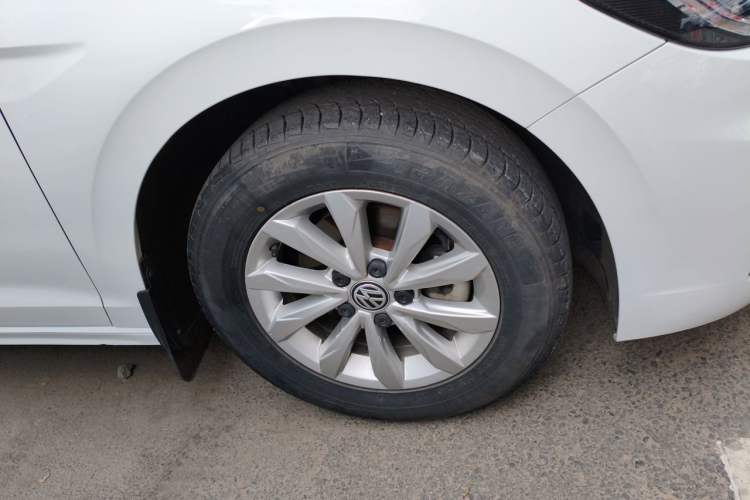 Used Volkswagen Bora 2020 1.5L Automatic Fashion Edition Right Front Wheel Hub