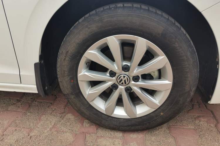 Used Volkswagen Bora 2020 1.5L Automatic Fashion Edition Right Front Wheel Hub