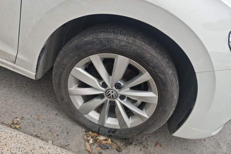 Used Volkswagen Bora 2020 1.5L Automatic Comfort Model Right Front Wheel Hub
