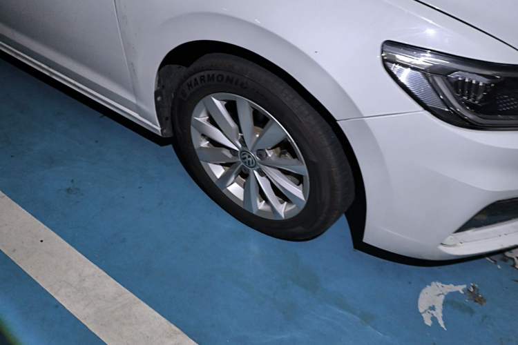 Used Volkswagen Bora 2020 1.5L Automatic Elite Version Right Front Wheel Hub