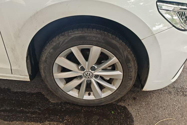 Used Volkswagen Bora 2020 1.5L Automatic Comfort Model Right Front Wheel Hub