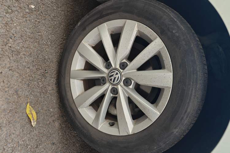 Used Volkswagen Bora 2020 1.5L Automatic Comfort Model Right Front Wheel Hub