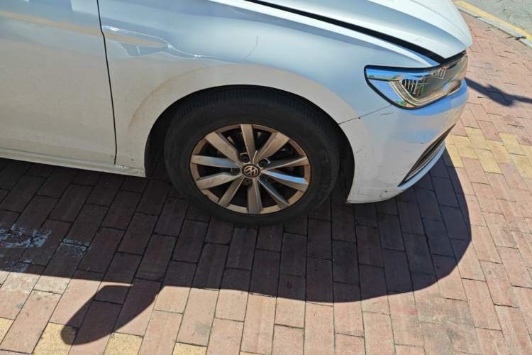 Used Volkswagen Bora 2020 1.5L Automatic Elite Version Right Front Wheel Hub