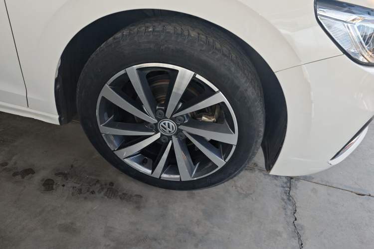 Used Volkswagen Bora 2020 1.5L Automatic Comfort Model Right Front Wheel Hub