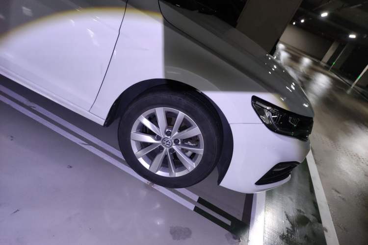 Used Volkswagen Bora 2020 1.5L Automatic Comfort Model Right Front Wheel Hub