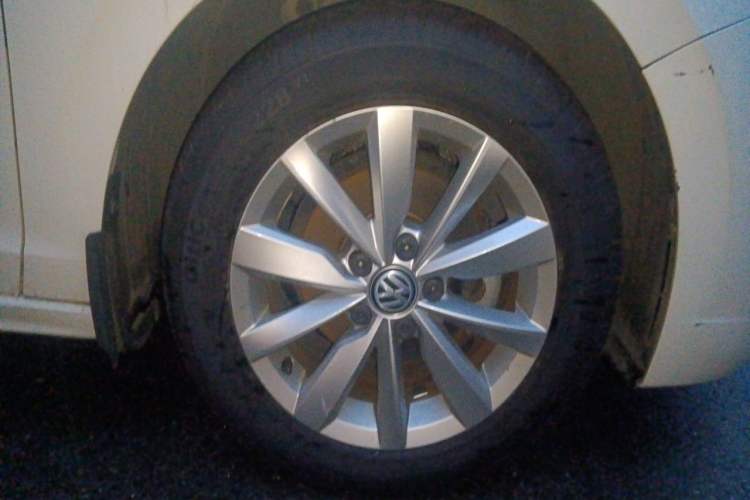 Used Volkswagen Bora 2020 1.5L Automatic Comfort Model Right Front Wheel Hub