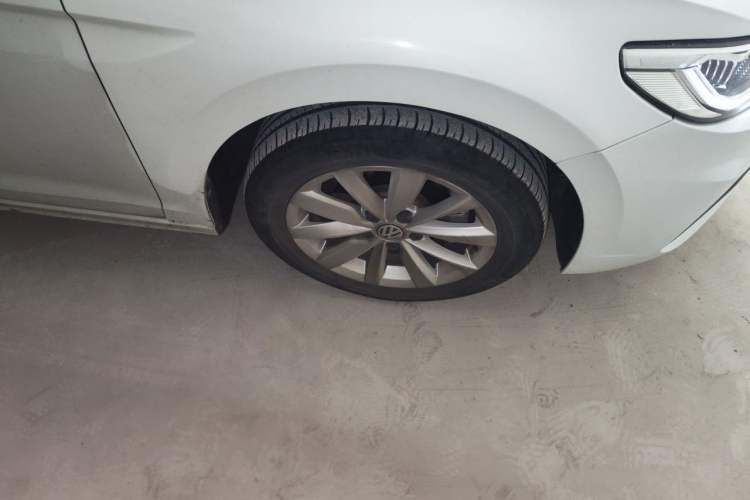Used Volkswagen Bora 2020 1.5L Automatic Comfort Model Right Front Wheel Hub
