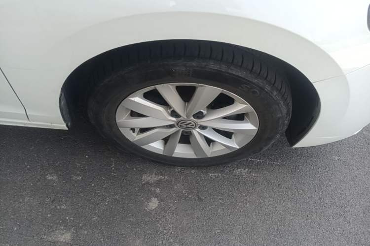 Used Volkswagen Bora 2020 1.5L Automatic Comfort Model Right Front Wheel Hub