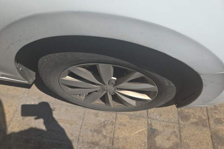 Used Volkswagen Bora 2020 1.5L Automatic Comfort Model Right Front Wheel Hub