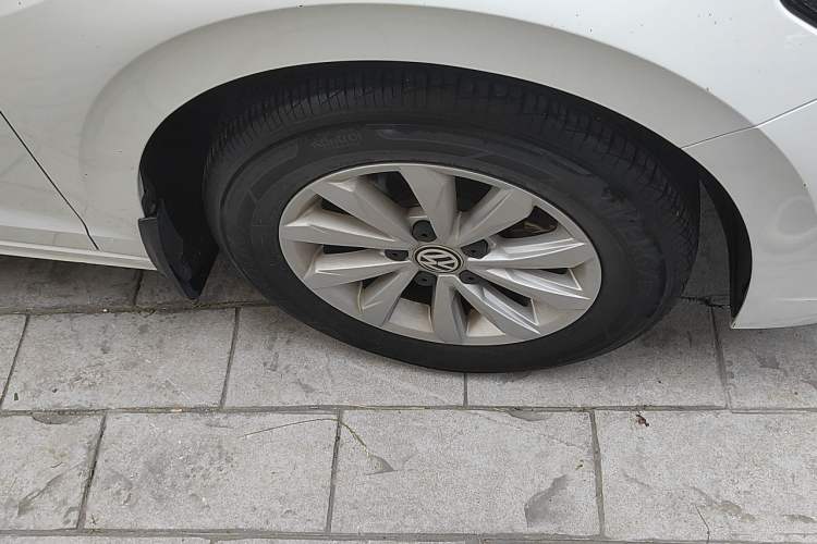 Used Volkswagen Bora 2020 1.5L Automatic Fashion Edition Right Front Wheel Hub