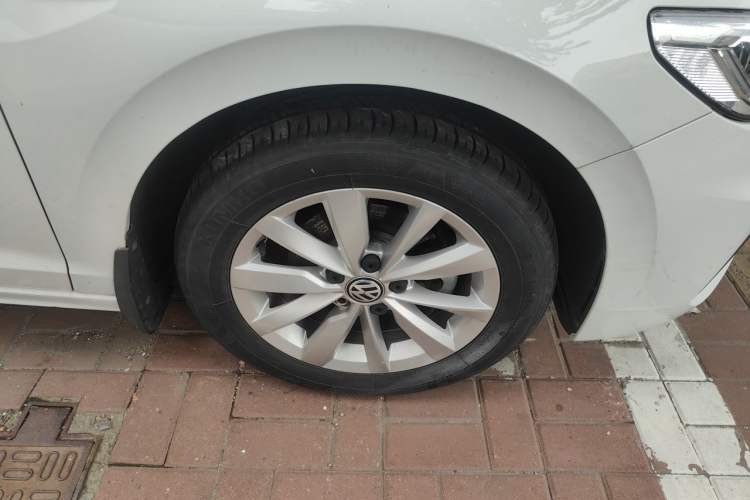 Used Volkswagen Bora 2020 1.5L Automatic Comfort Model Right Front Wheel Hub