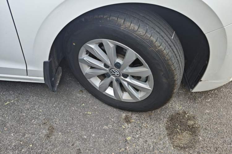 Used Volkswagen Bora 2020 1.5L Automatic Fashion Edition Right Front Wheel Hub