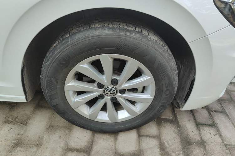 Used Volkswagen Bora 2020 1.5L Automatic Fashion Edition Right Front Wheel Hub