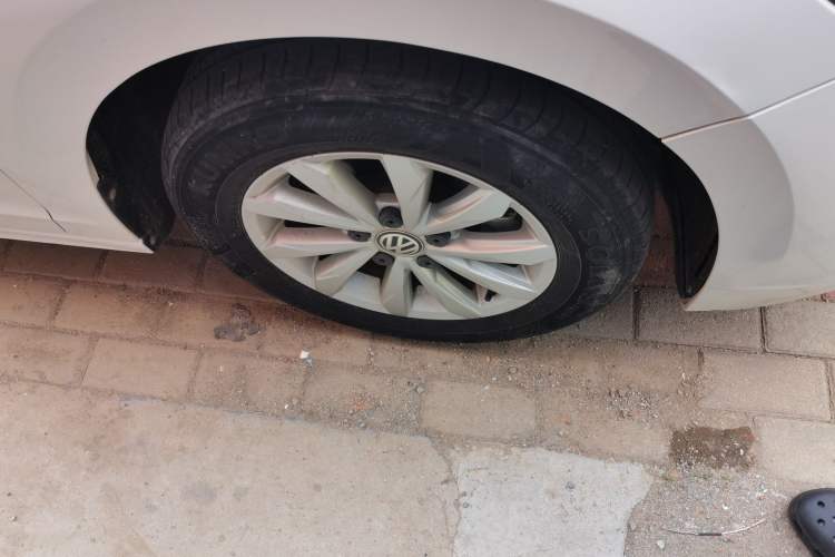 Used Volkswagen Bora 2020 1.5L Automatic Fashion Edition Right Front Wheel Hub