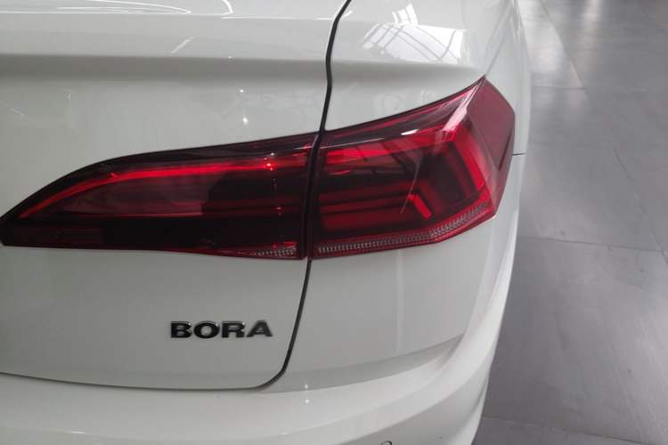 Used Volkswagen Bora 2020 1.5L Automatic Comfort Model Right Rear Taillight