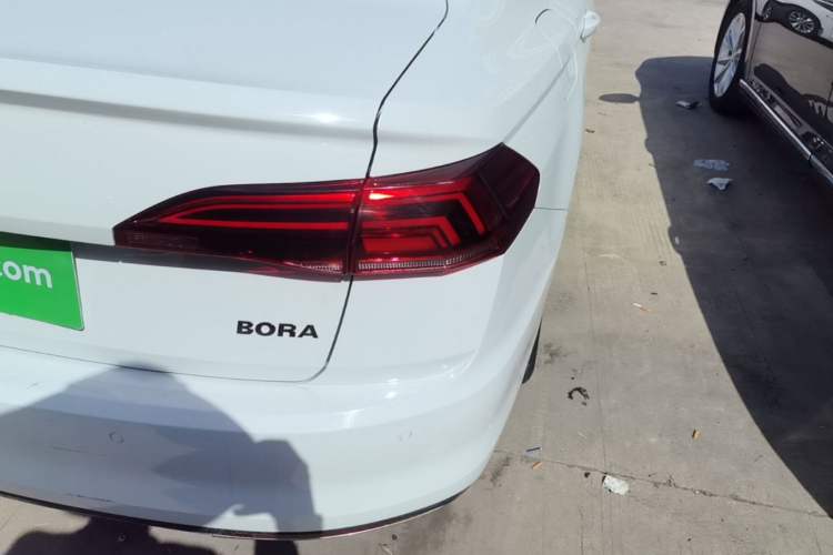 Used Volkswagen Bora 2020 1.5L Automatic Elite Version Right Rear Taillight
