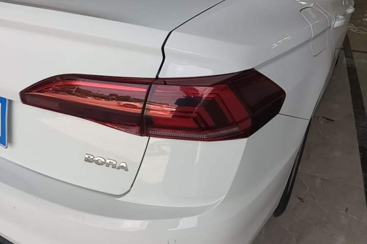 Used Volkswagen Bora 2020 1.5L Automatic Elite Version Right Rear Taillight