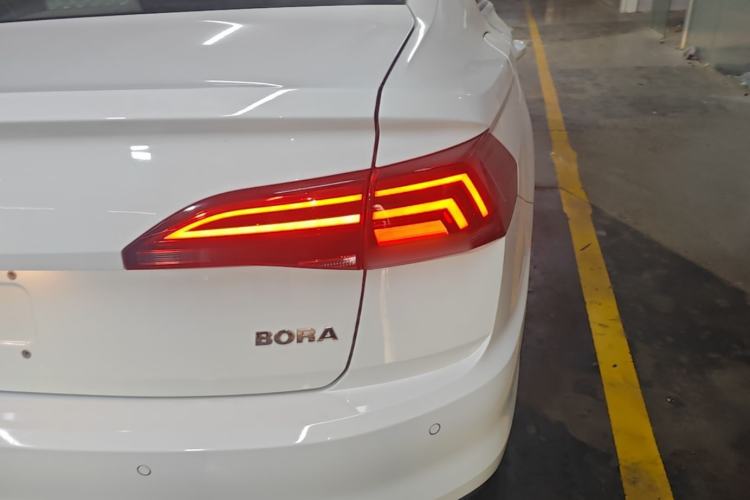 Used Volkswagen Bora 2020 1.5L Manual Comfort Version Right Rear Taillight