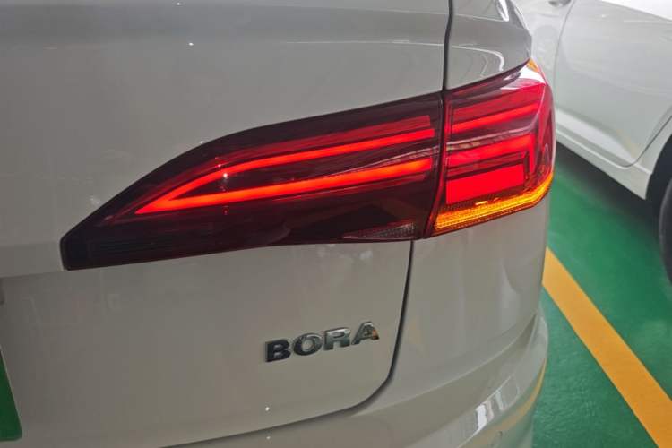 Used Volkswagen Bora 2020 1.5L Automatic Fashion Edition Right Rear Taillight