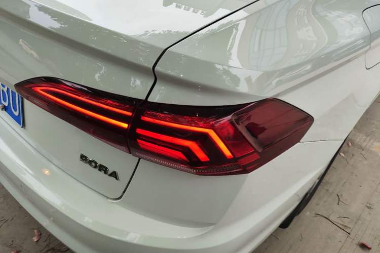 Used Volkswagen Bora 2020 1.5L Automatic Fashion Edition Right Rear Taillight