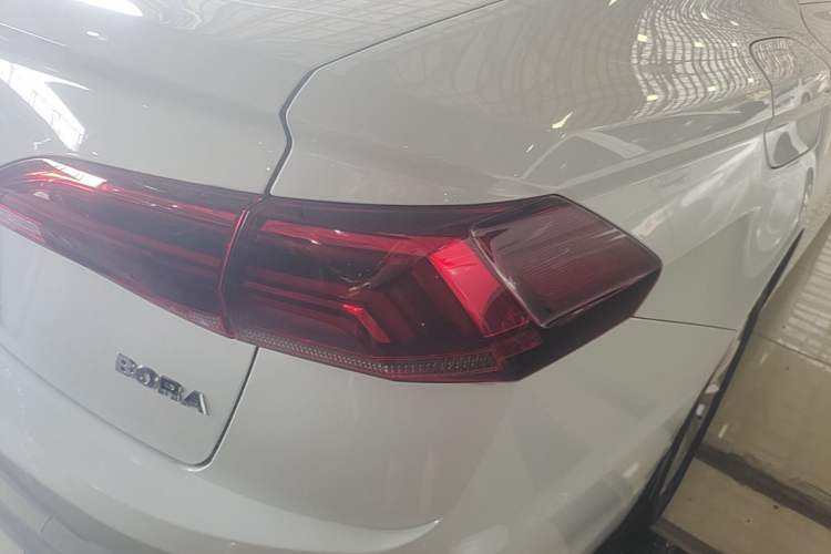 Used Volkswagen Bora 2020 1.5L Automatic Elite Version Right Rear Taillight