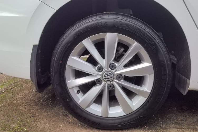 Used Volkswagen Bora 2020 1.5L Automatic Comfort Model Right Rear Wheel Hub
