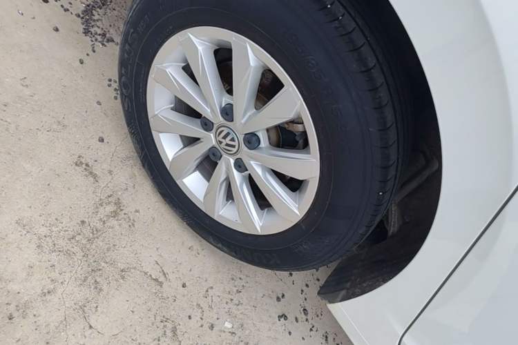 Used Volkswagen Bora 2020 1.5L Automatic Fashion Edition Right Rear Wheel Hub